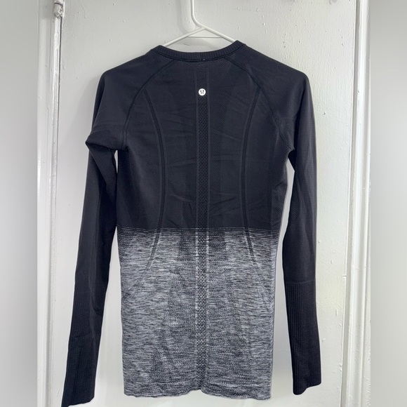 Lululemon Swiftly Tech Long Sleeve Crew size 6
White / Black - Picture 8 of 12